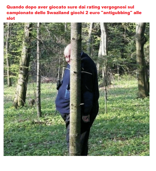 uomo dietro albero.png